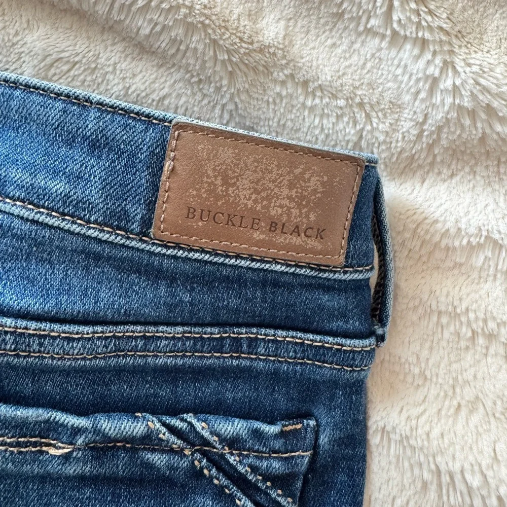 Buckle Black Cropped Straight Stretch Jean - Picture 4 of 5